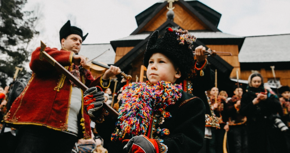 Луцький фотограф зазнімкував Гуцульську коляду в Криворівні. ФОТО