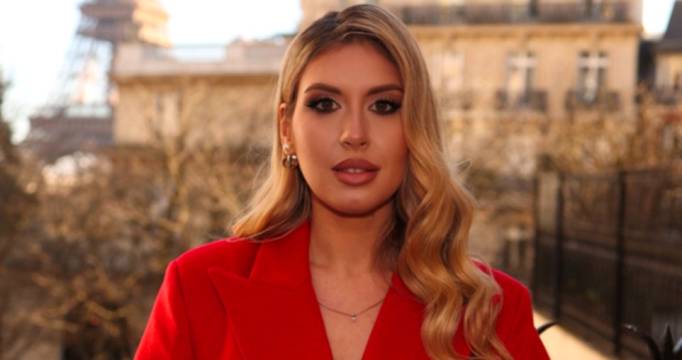 Прем'єра: українська fashion-блогерка Julia Motoryha презентує пісню про Париж для закоханих