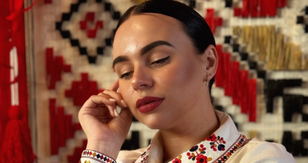 Луцька блогерка довела до мурах виконанням пісні «Вербовая дощечка». ВІДЕО