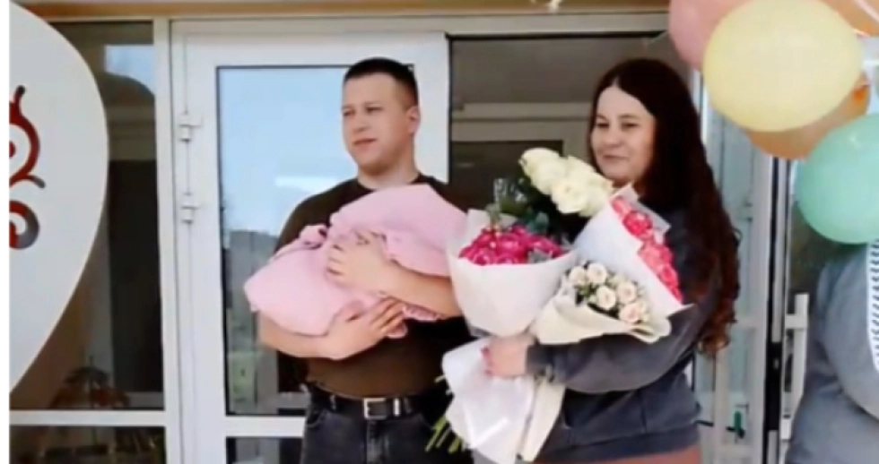 У Луцьку в родині військовослужбовців народилася первістка. ФОТО