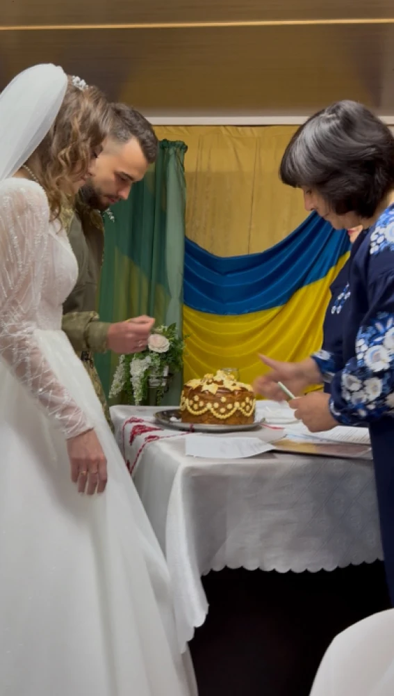 На Волині військовий одружився зі своєю коханою