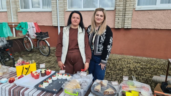 Ярмарок, смаколики та яскраві виступи: у Липинах відбувся концерт до Дня матері. ФОТО Ярмарок, смаколики та яскраві виступи: у Липинах відбувся концерт до Дня матері. ФОТО