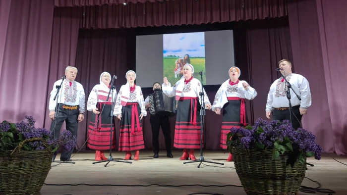 Ярмарок, смаколики та яскраві виступи: у Липинах відбувся концерт до Дня матері. ФОТО Ярмарок, смаколики та яскраві виступи: у Липинах відбувся концерт до Дня матері. ФОТО
