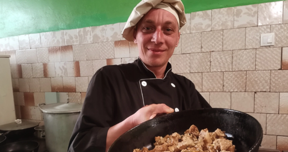 Військовий кухар, що служить у Луцьку, поділився секретами смачного обіду
