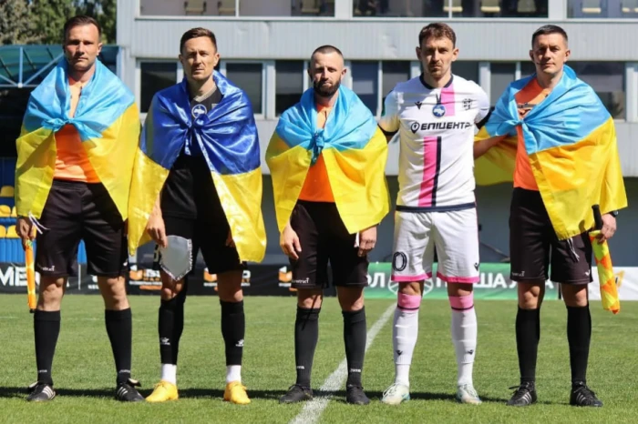 Андрій Беженар (у білому)