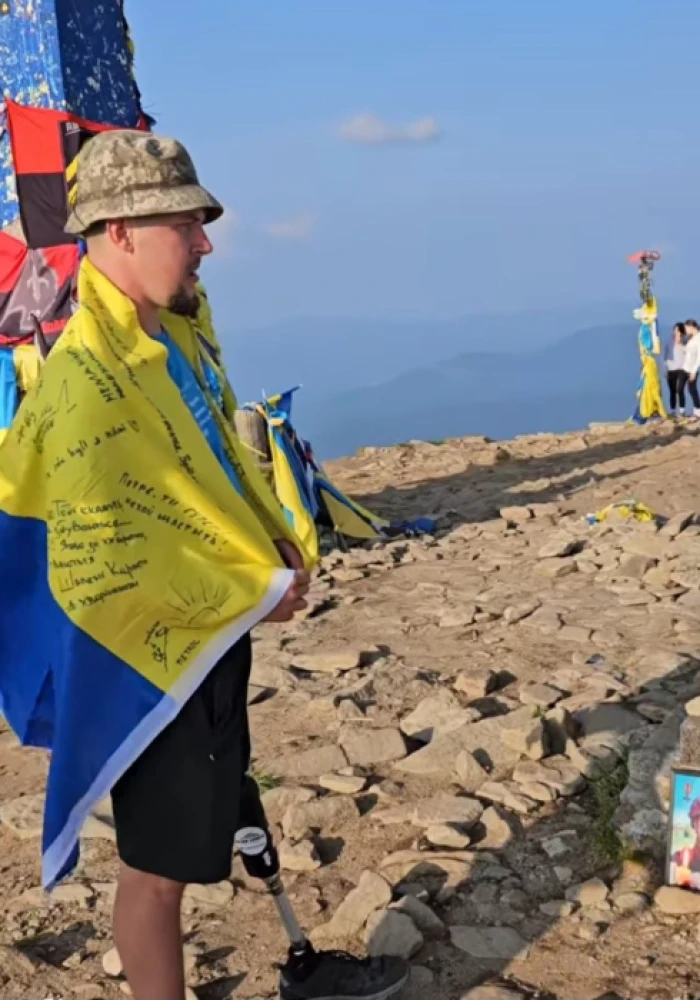 Петро Кулик на вершині Говерли