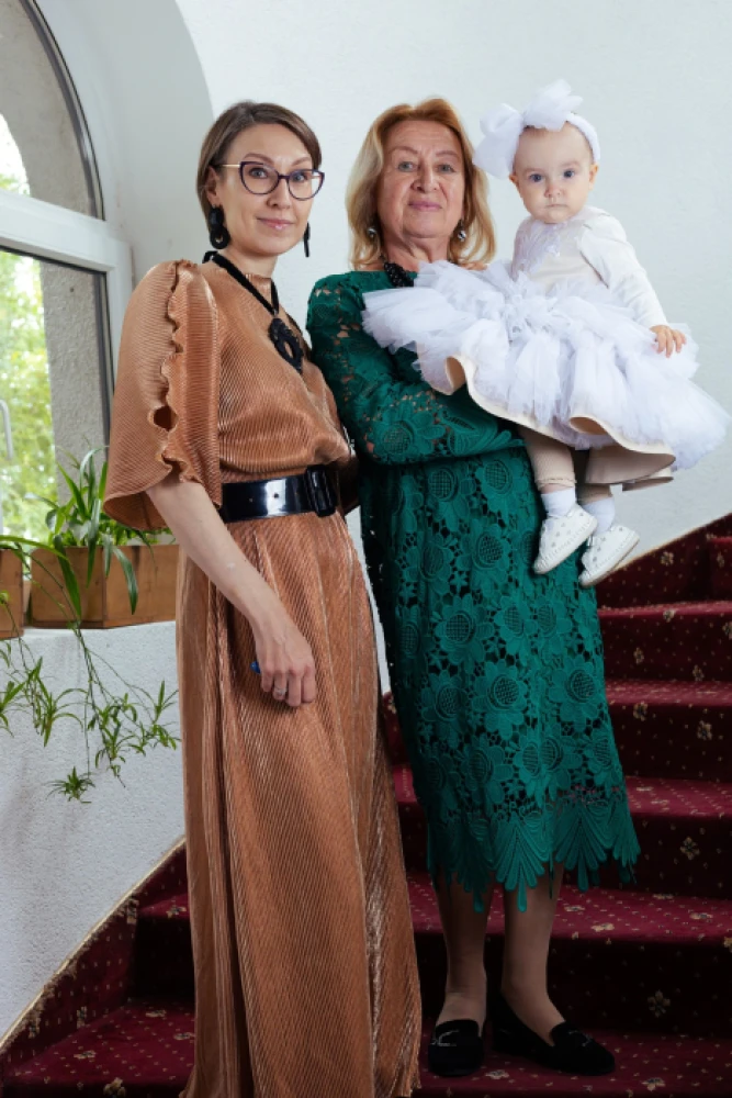 Світлана Гунчик з мамою та донькою. Фото з фейсбук-сторінки