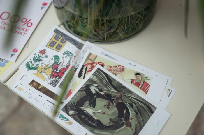 Під час «Книжкового двіжу» в Луцьку зібрали 267 892 гривень на FPV-дрони. Фото: Микола Цимбалюк
