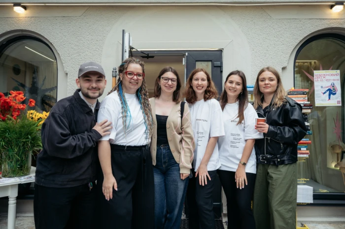 Під час «Книжкового двіжу» в Луцьку зібрали 267 892 гривень на FPV-дрони. Фото: Микола Цимбалюк