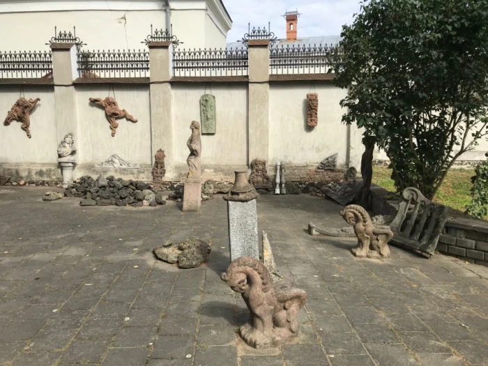 У Луцьку відкрили вхід у «Сад скульптур» Миколи Голованя