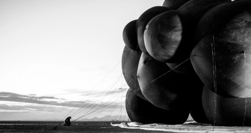 Буря на Burning Man знищила українську інсталяцію «Black Cloud»
