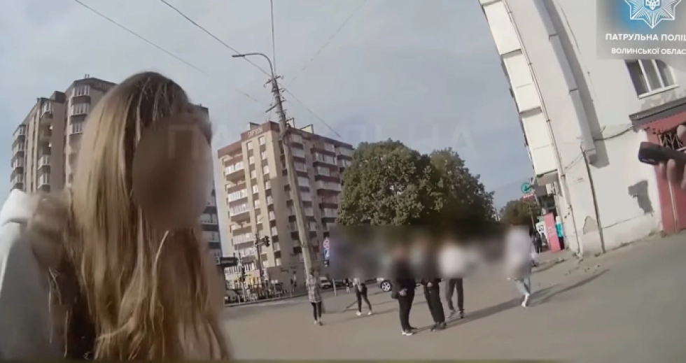 У Луцьку дівчина втратила свідомість посеред вулиці
