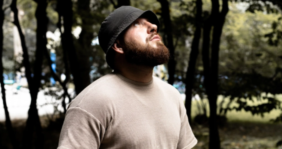 Прем'єра: український артист REMESLO презентує свій новий трек «Палаєм» Прем'єра: український артист REMESLO презентує свій новий трек «Палаєм»