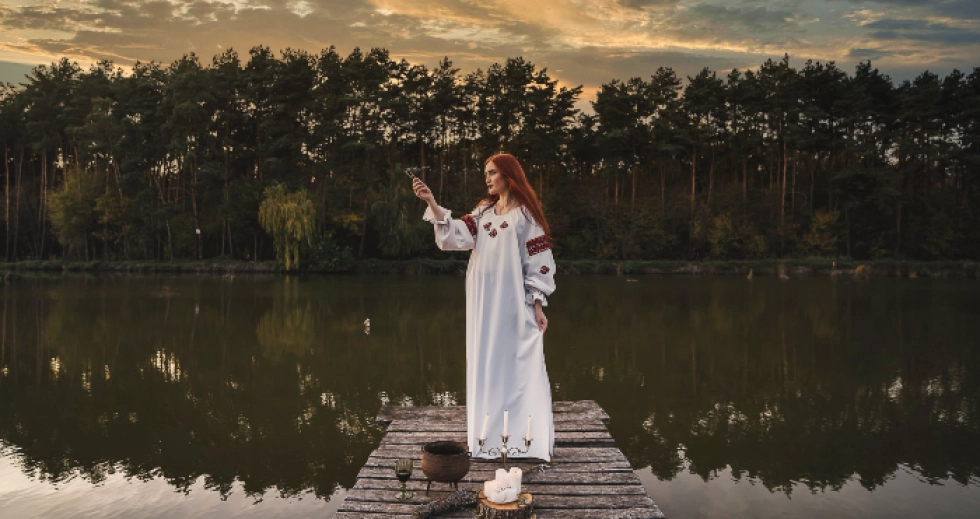 «Це наша магія – справжня, українська, глибока»: луцька фотографка показала світлини Велесової ночі