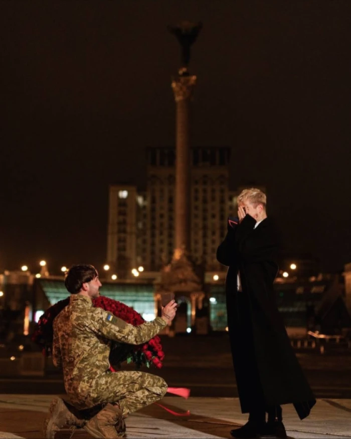 Melovin отримав пропозицію руки і серця від нареченого-військового. Фото: instagram @melovin_official