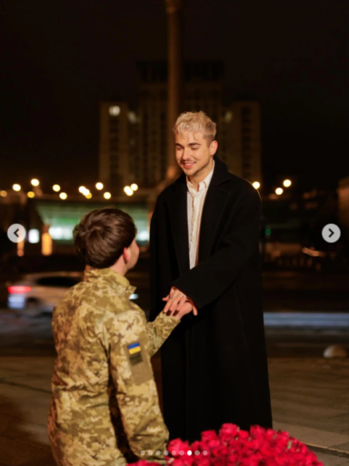 Melovin отримав пропозицію руки і серця від нареченого-військового. Фото: instagram @melovin_official