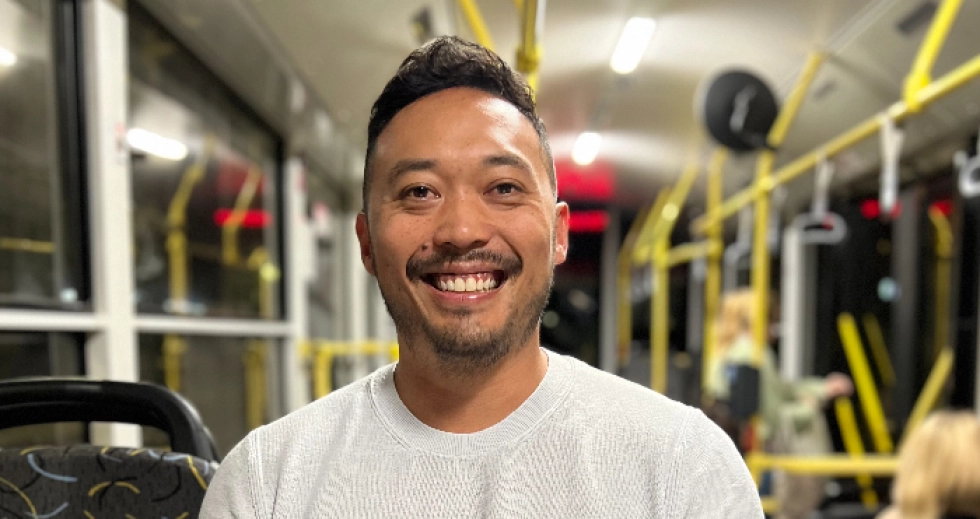 Лучан запрошують на благодійний стендап від американського коміка Майкла Віллени