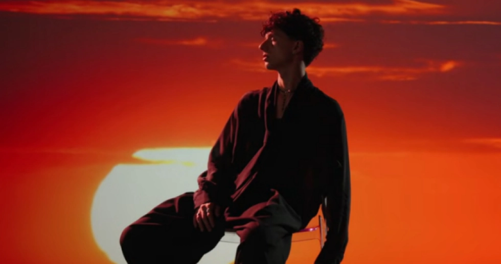 Прем'єра: Муаяд презентує автобіографічну пісню «Земля»