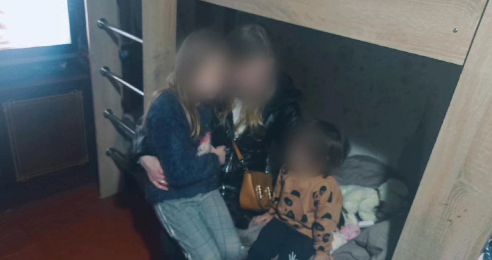 У Луцьку п'яна матір залишила двох маленьких донечок без нагляду