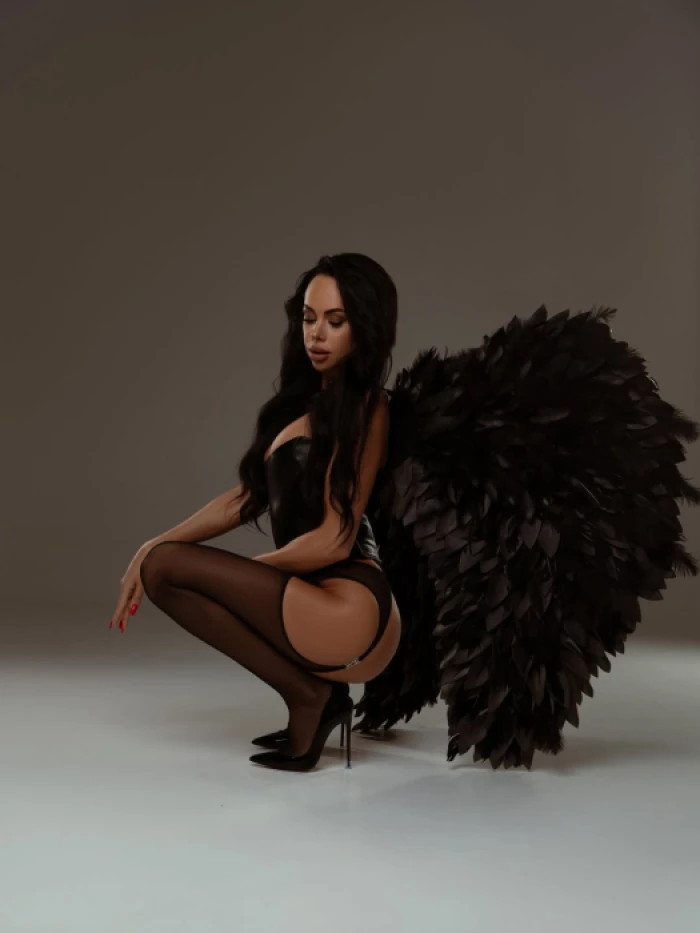 Луцька блогерка знялась у спокусливій фотосесії. Фото: instagram @osia_m