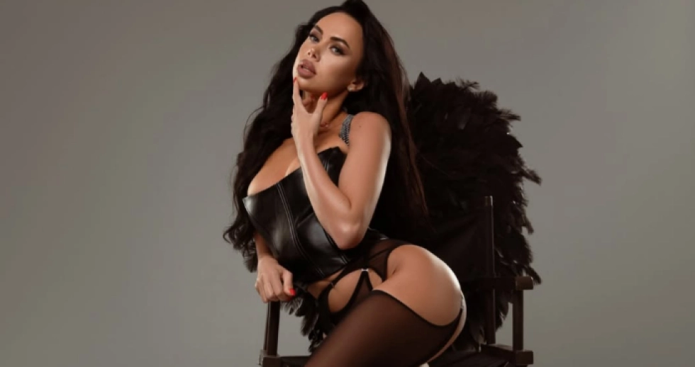 Луцька блогерка знялась у спокусливій фотосесії. Фото: instagram @osia_m