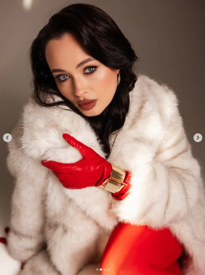 Волинська модель та блогерка знялась у спокусливій новорічній фотосесії. Фото: instagram @katiaavashchuk