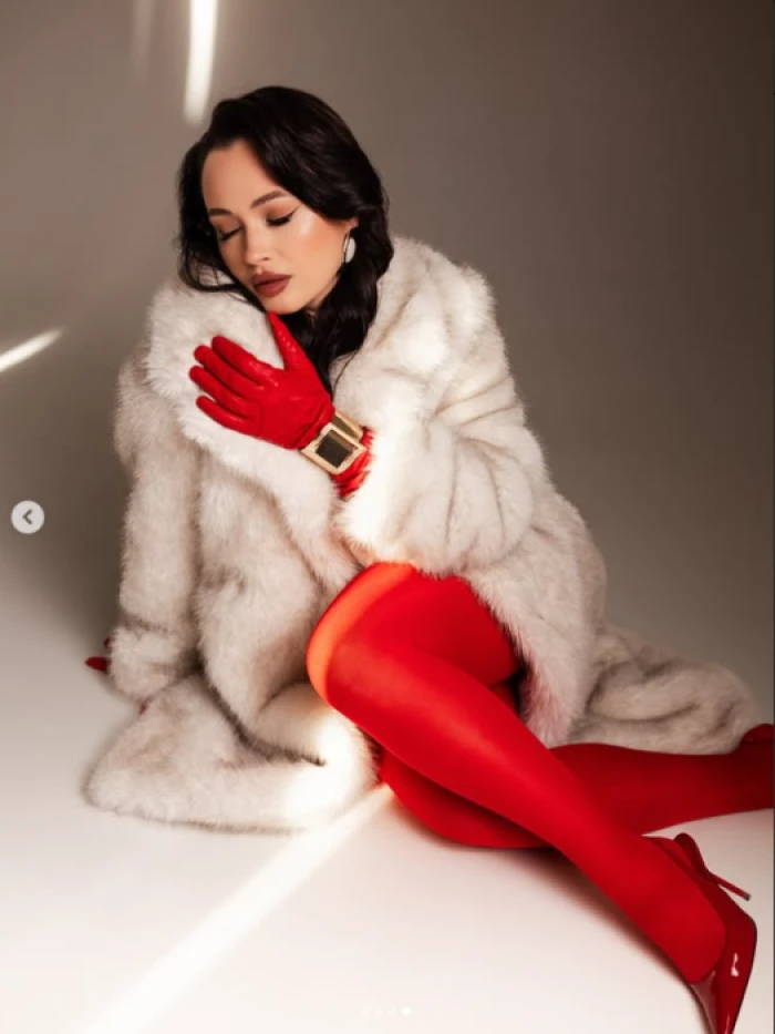 Волинська модель та блогерка знялась у спокусливій новорічній фотосесії. Фото: instagram @katiaavashchuk