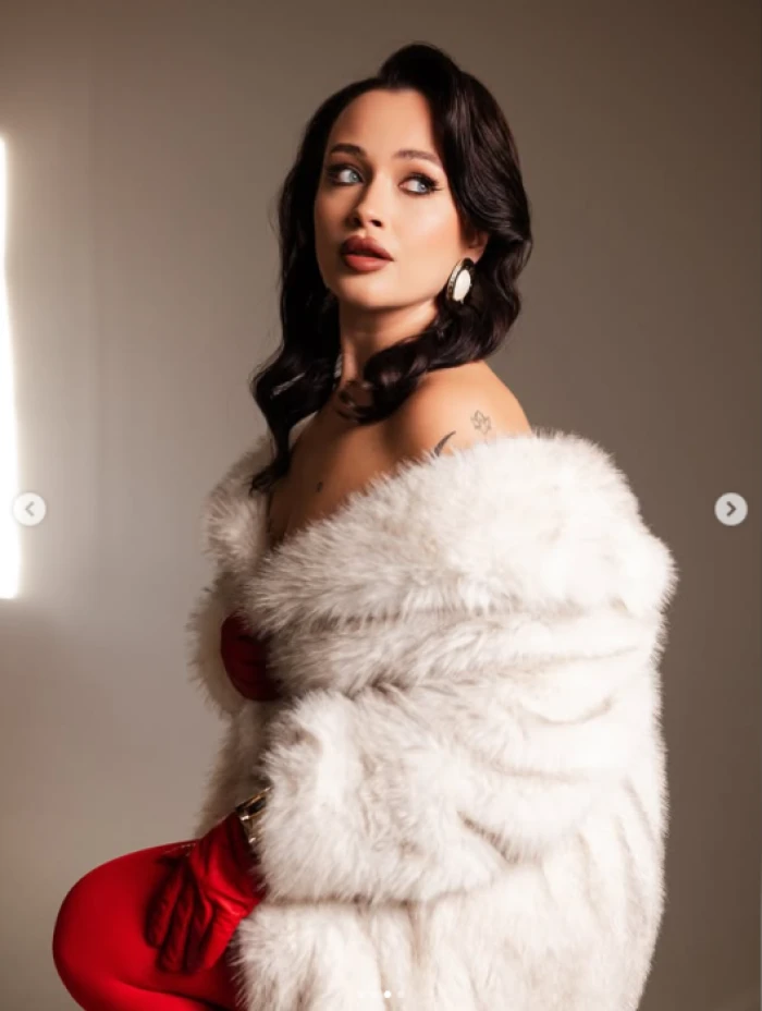 Волинська модель та блогерка знялась у спокусливій новорічній фотосесії. Фото: instagram @katiaavashchuk