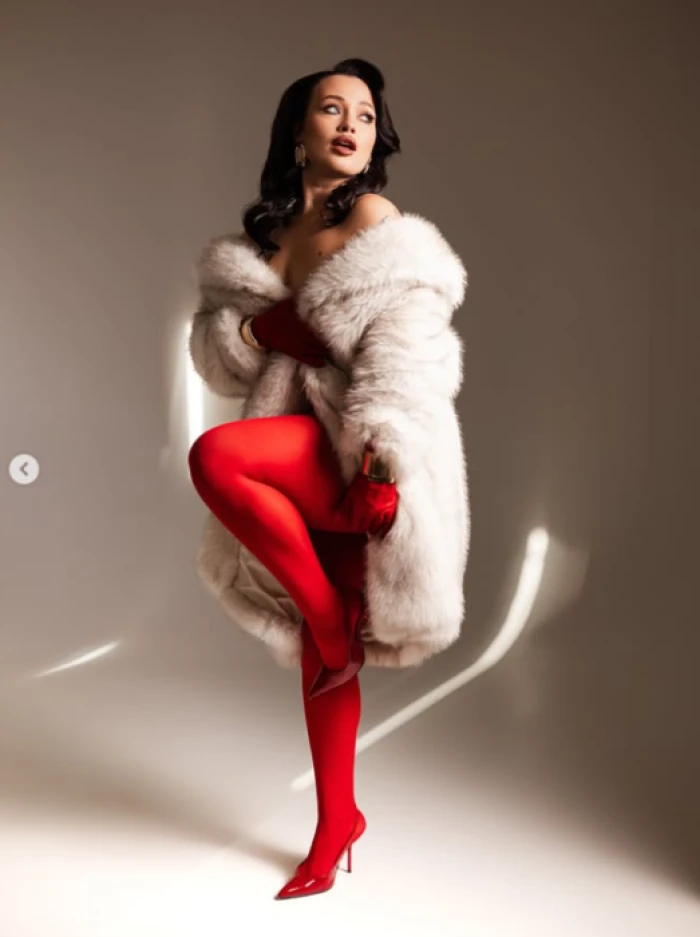 Волинська модель та блогерка знялась у спокусливій новорічній фотосесії. Фото: instagram @katiaavashchuk