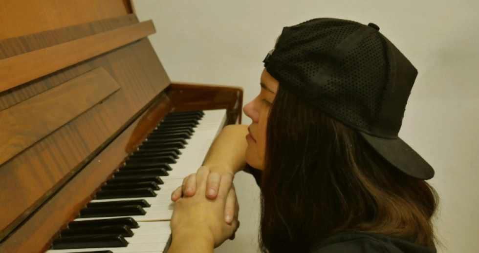 Луцька музикантка записала кавер на пісню американського хард-рок гурту