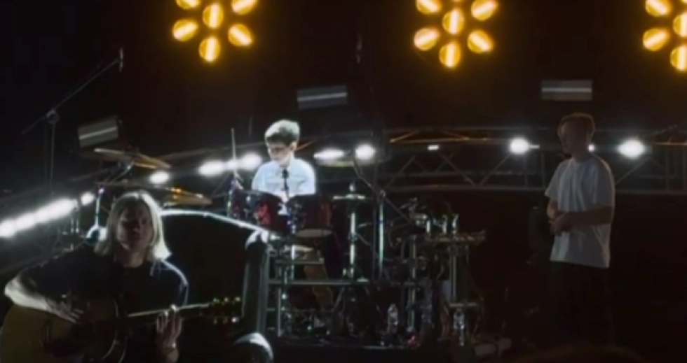 10-річний барабанщик Ярослав Сотніков зіграв із «АНТИТІЛА» легендарну «Фортецю Бахмут» у Луцьку