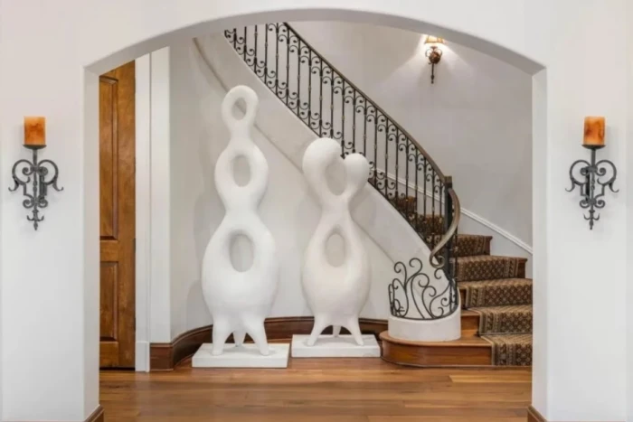 Зірковий шик: розкішний маєток з кінною фермою і басейном Двейна «Скелі» Джонсона. ФОТО: Realtor.com Зірковий шик: розкішний маєток з кінною фермою і басейном Двейна «Скелі» Джонсона. ФОТО: Realtor.com