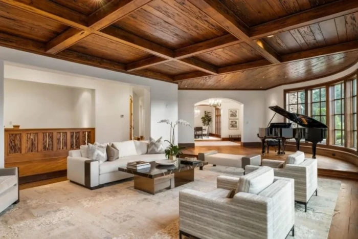 Зірковий шик: розкішний маєток з кінною фермою і басейном Двейна «Скелі» Джонсона. ФОТО: Realtor.com Зірковий шик: розкішний маєток з кінною фермою і басейном Двейна «Скелі» Джонсона. ФОТО: Realtor.com