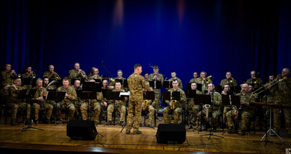 Військові оркестри НГУ подарували лучанам концерт до Дня Національної гвардії України