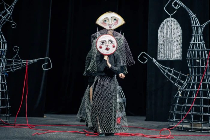 У Луцьку покажуть виставу-горор «Три прялі» про дорослішання і вибір. Фото: Віталій Віжанський