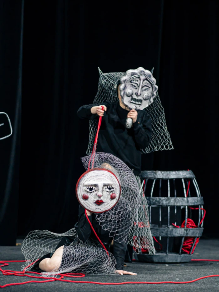 У Луцьку покажуть виставу-горор «Три прялі» про дорослішання і вибір. Фото: Віталій Віжанський