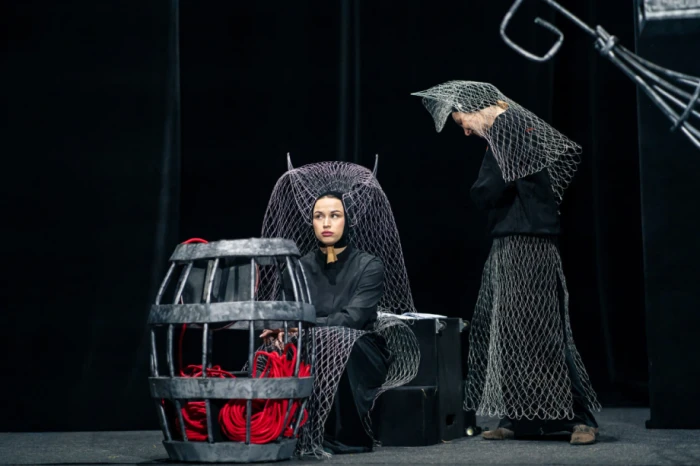 У Луцьку покажуть виставу-горор «Три прялі» про дорослішання і вибір. Фото: Віталій Віжанський