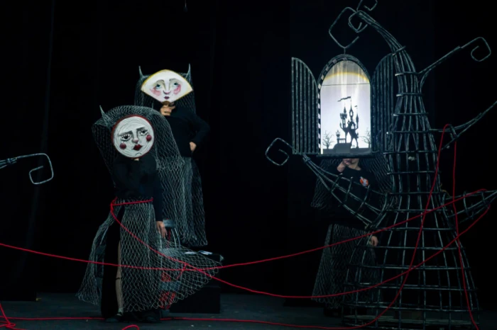 У Луцьку покажуть виставу-горор «Три прялі» про дорослішання і вибір. Фото: Віталій Віжанський