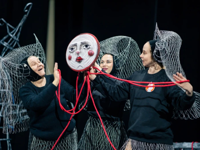 У Луцьку покажуть виставу-горор «Три прялі» про дорослішання і вибір. Фото: Віталій Віжанський