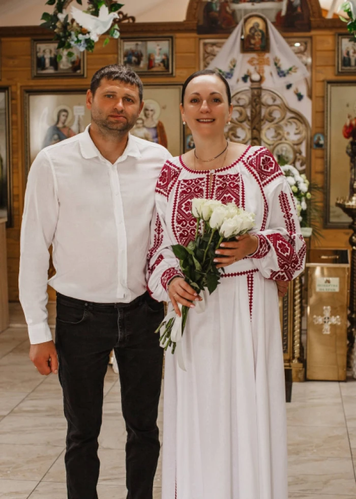 Знана луцька громадська діячка та очільниця благодійного фонду обвінчалася з чоловіком Знана луцька громадська діячка та очільниця благодійного фонду обвінчалася з чоловіком