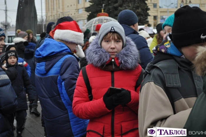 У Луцьк приїхала новорічна вантажівка «Coca-Cola».