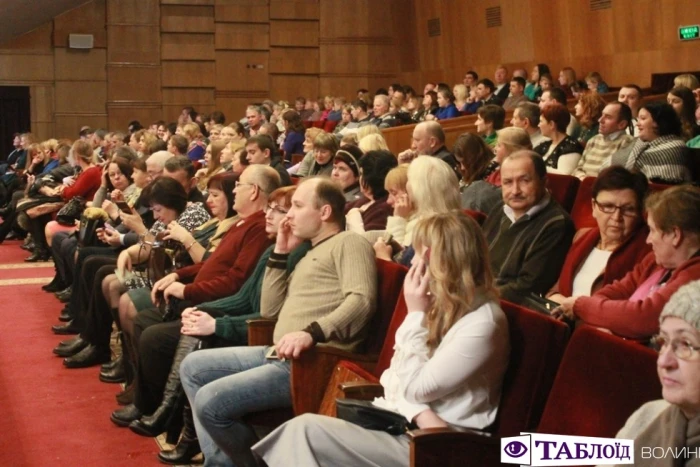 «Різдвяний концерт» у Волинському драмтеатрі