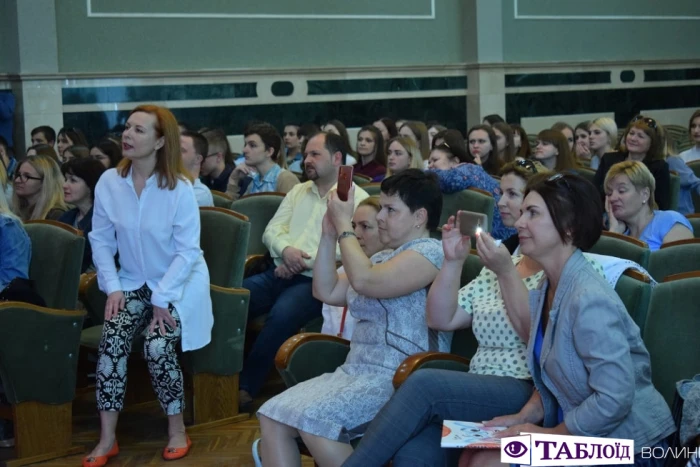 Мистецтво, що зближує: маленькі лучани показали особливий перформанс