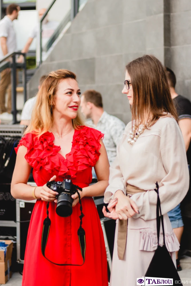 Відома виконавиця Sonya Kay розважала луцьку публіку під час Lutsk Fashion Weekend.