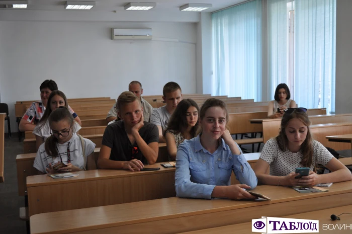 Десятикласники школи села Зимне відвідали волинську столицю.