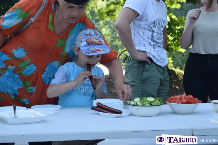 Запальна вечірка-знайомство в честь відкриття нового міського молодіжного центру