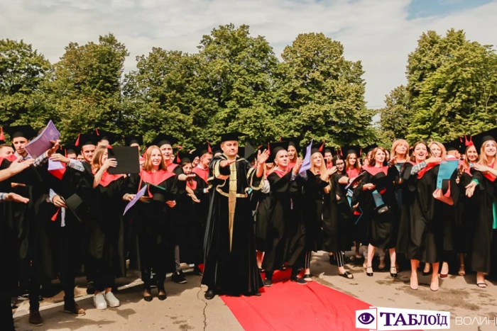 Вручення дипломів бакалавра у Луцькому НТУ