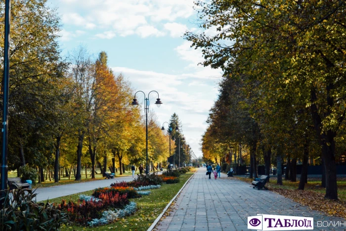 Луцьк на жовтневих світлинах