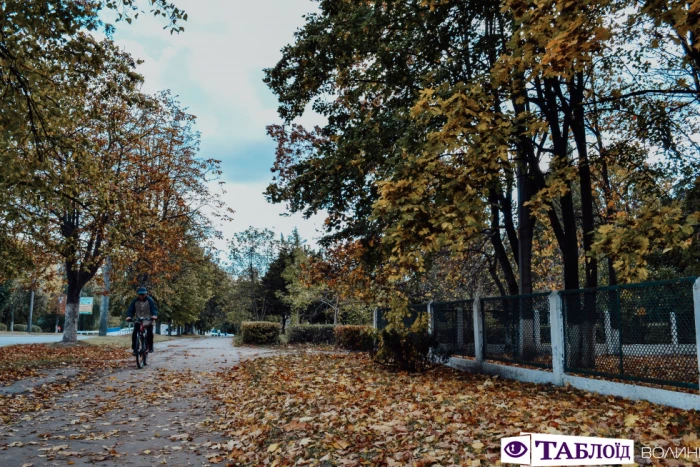 Луцьк на жовтневих світлинах