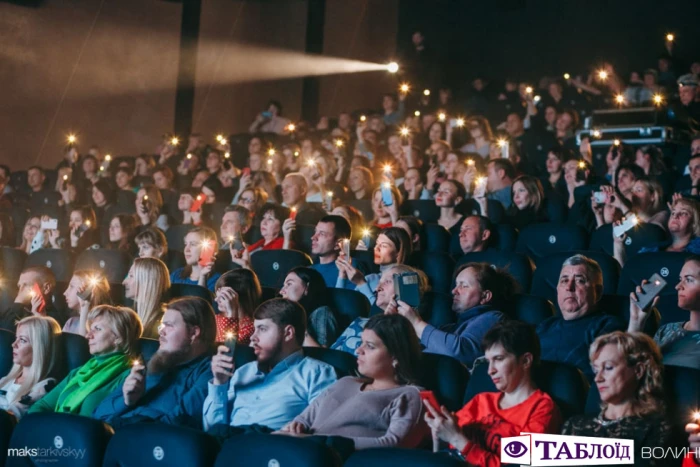 Лірика та шалені танці: як Злата Огнєвич «запалювала» на концерті у Луцьку